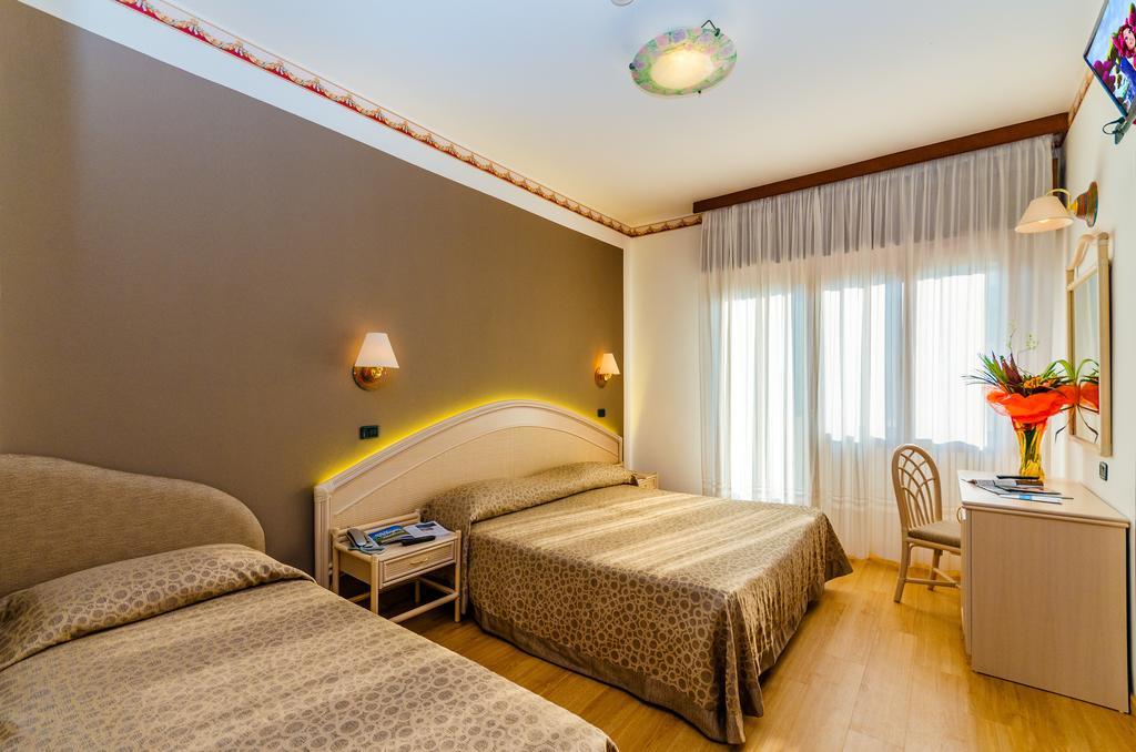 Hotel Europa Bibione Cameră foto